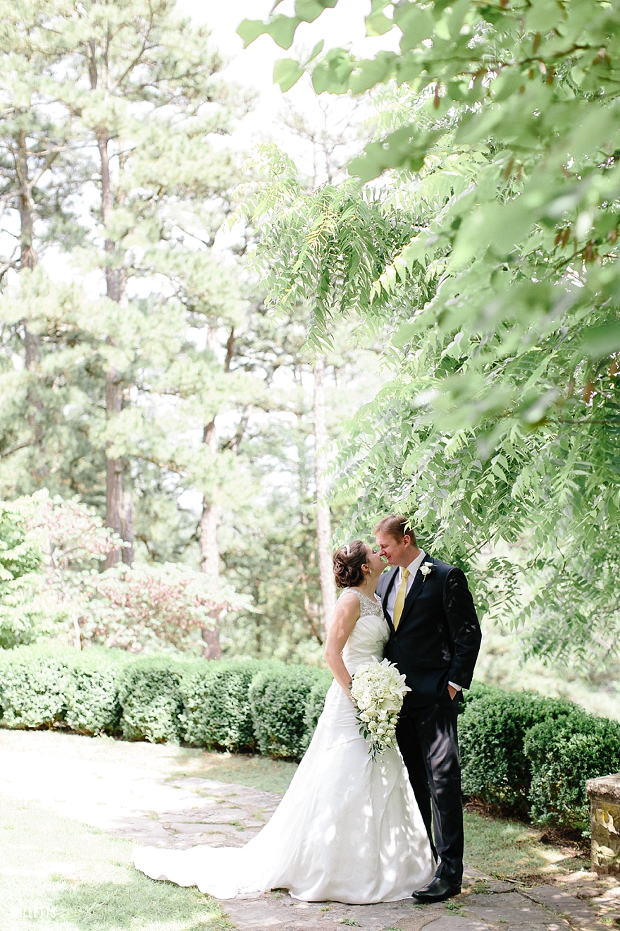 theWILLETTS_THORNCROWN_CHAPEL_WEDDING_021